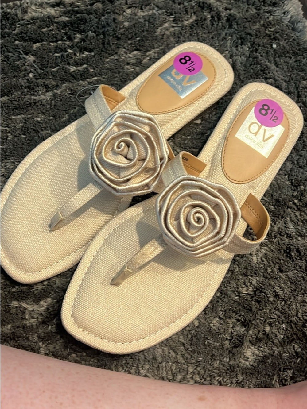 Gold Floral Thong Sandals for Women - Size 8½